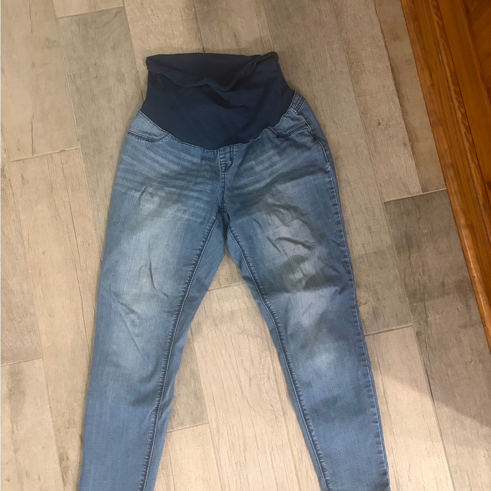 1822 Denim Straight Leg Maternity Jeans in Light Blue with Navy Waistband